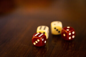 What are the benefits of playing live dealer roulette?